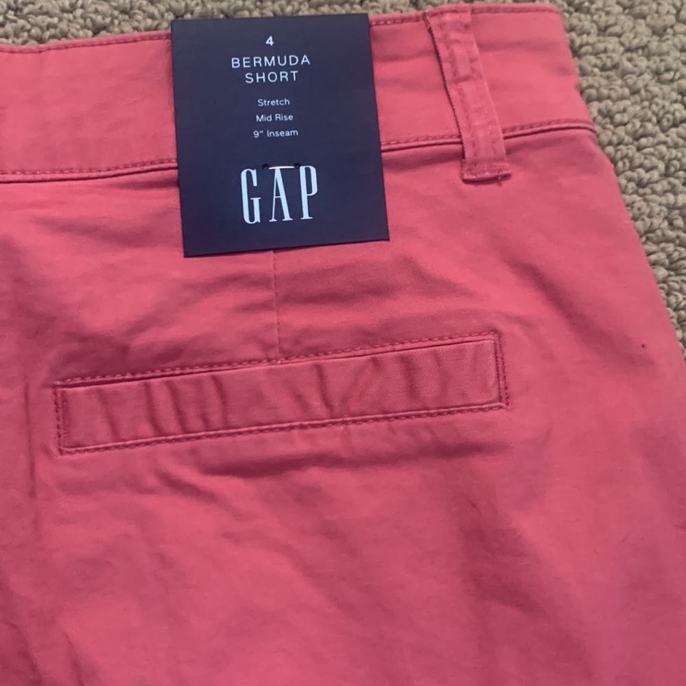 NWT: GAP Bermuda Shorts - Picture 10 of 11